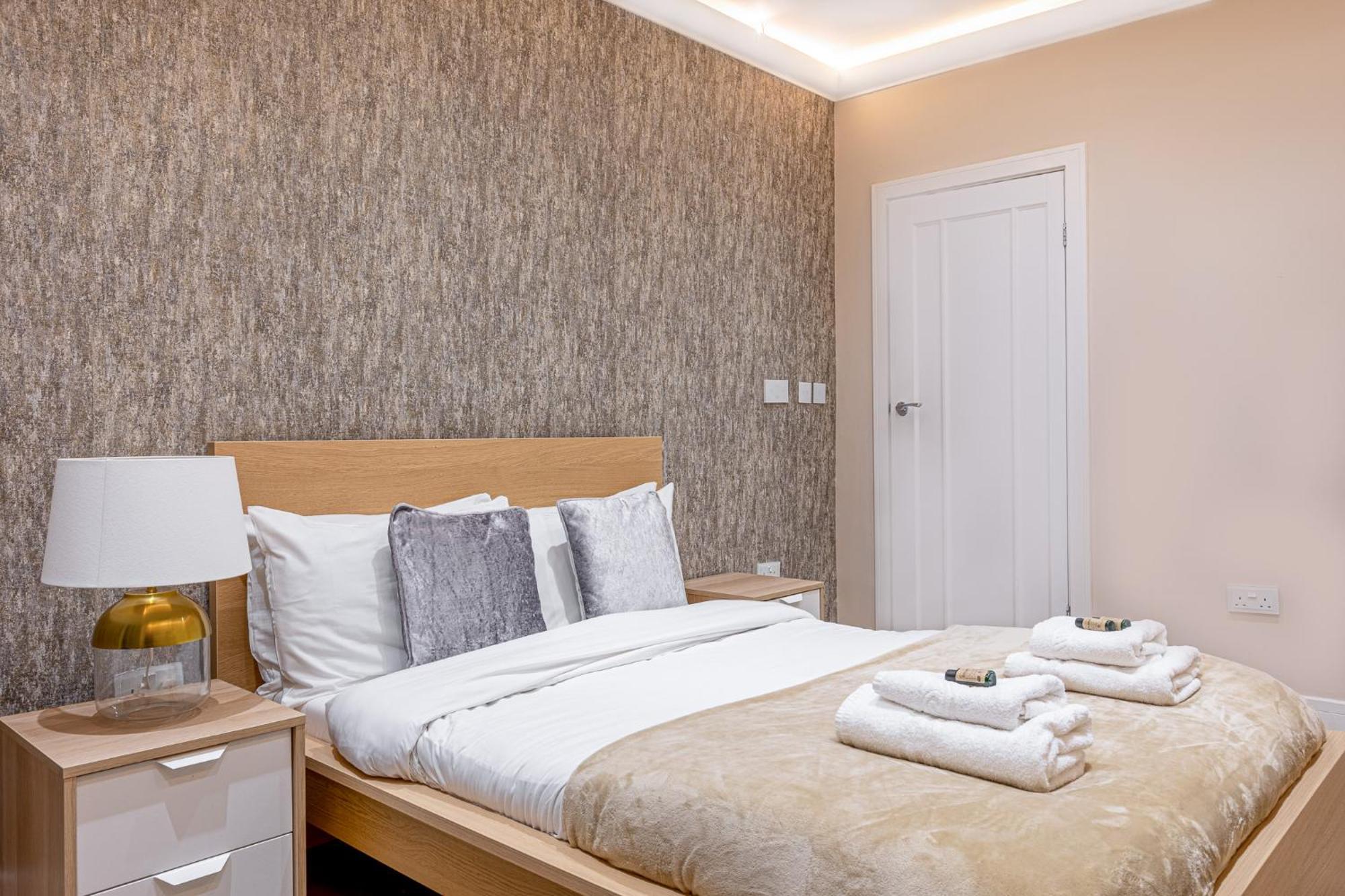 Modern 4 Bdr 3 Bth Apt Minutes From Edgware Road 런던 외부 사진