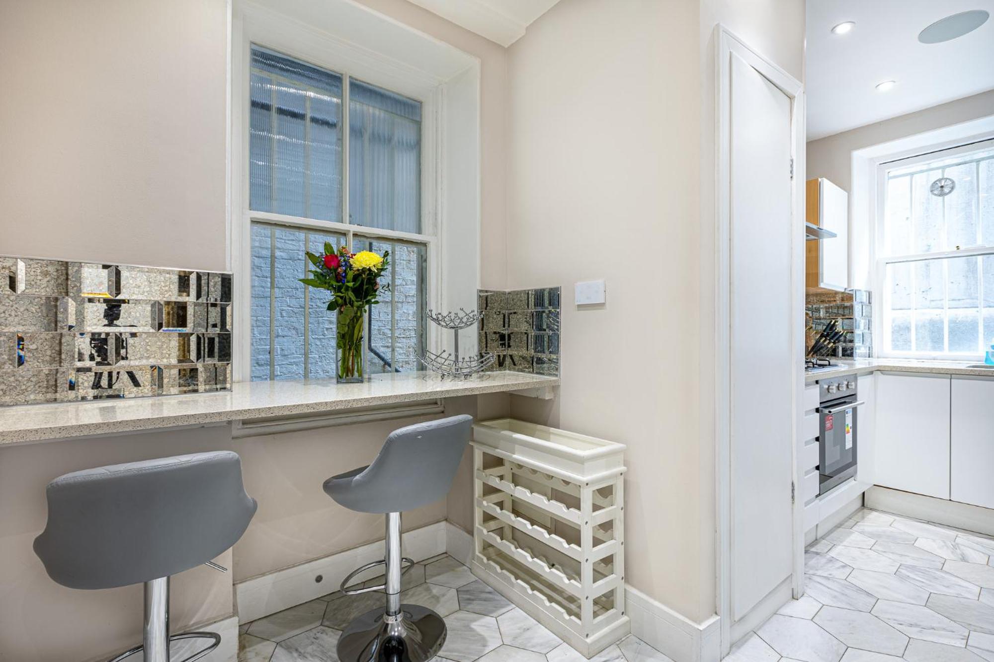 Modern 4 Bdr 3 Bth Apt Minutes From Edgware Road 런던 외부 사진
