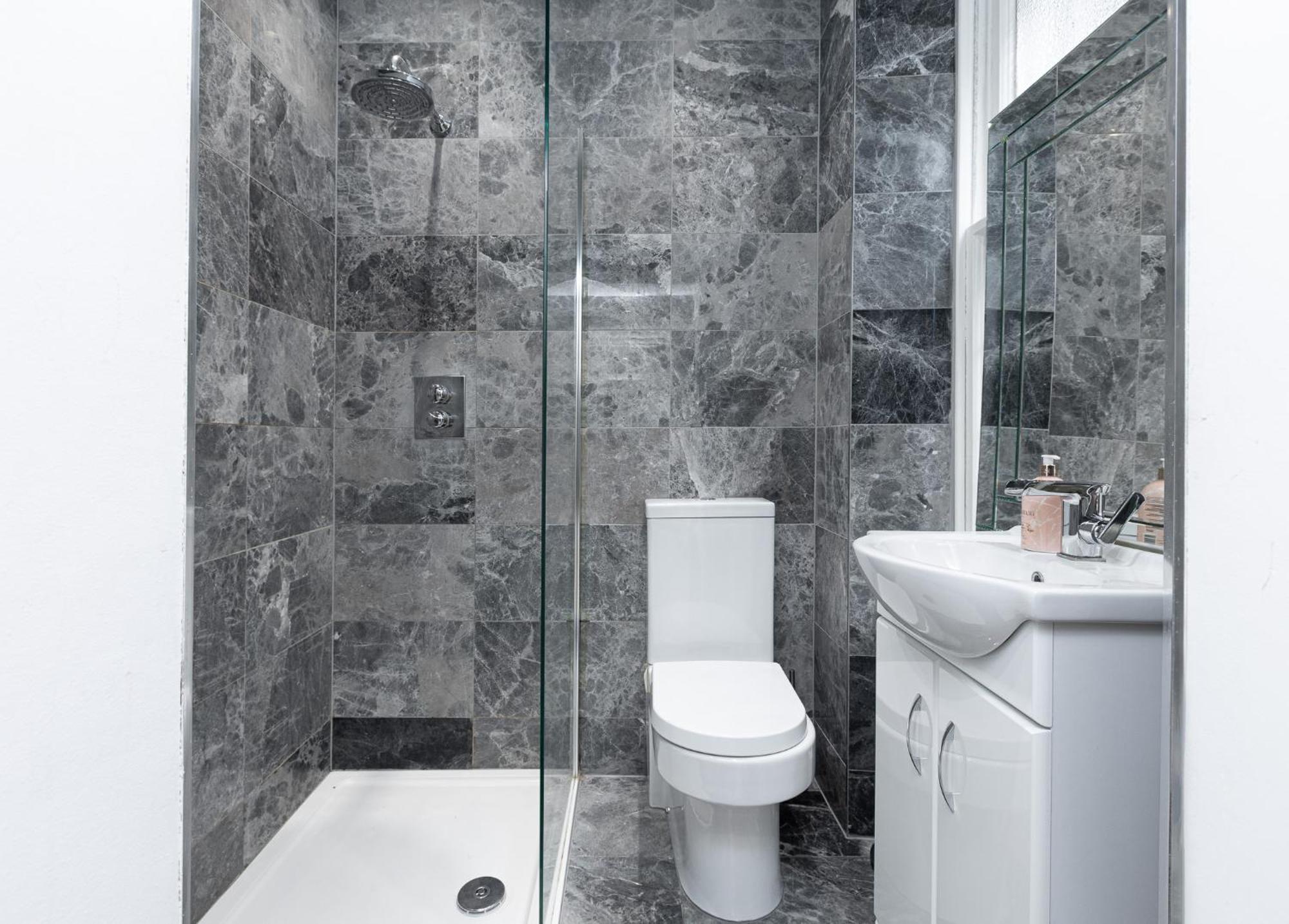 Modern 4 Bdr 3 Bth Apt Minutes From Edgware Road 런던 외부 사진