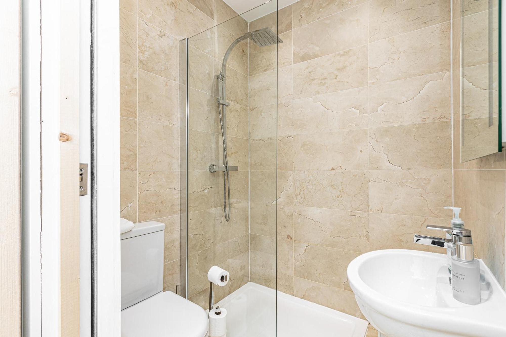 Modern 4 Bdr 3 Bth Apt Minutes From Edgware Road 런던 외부 사진
